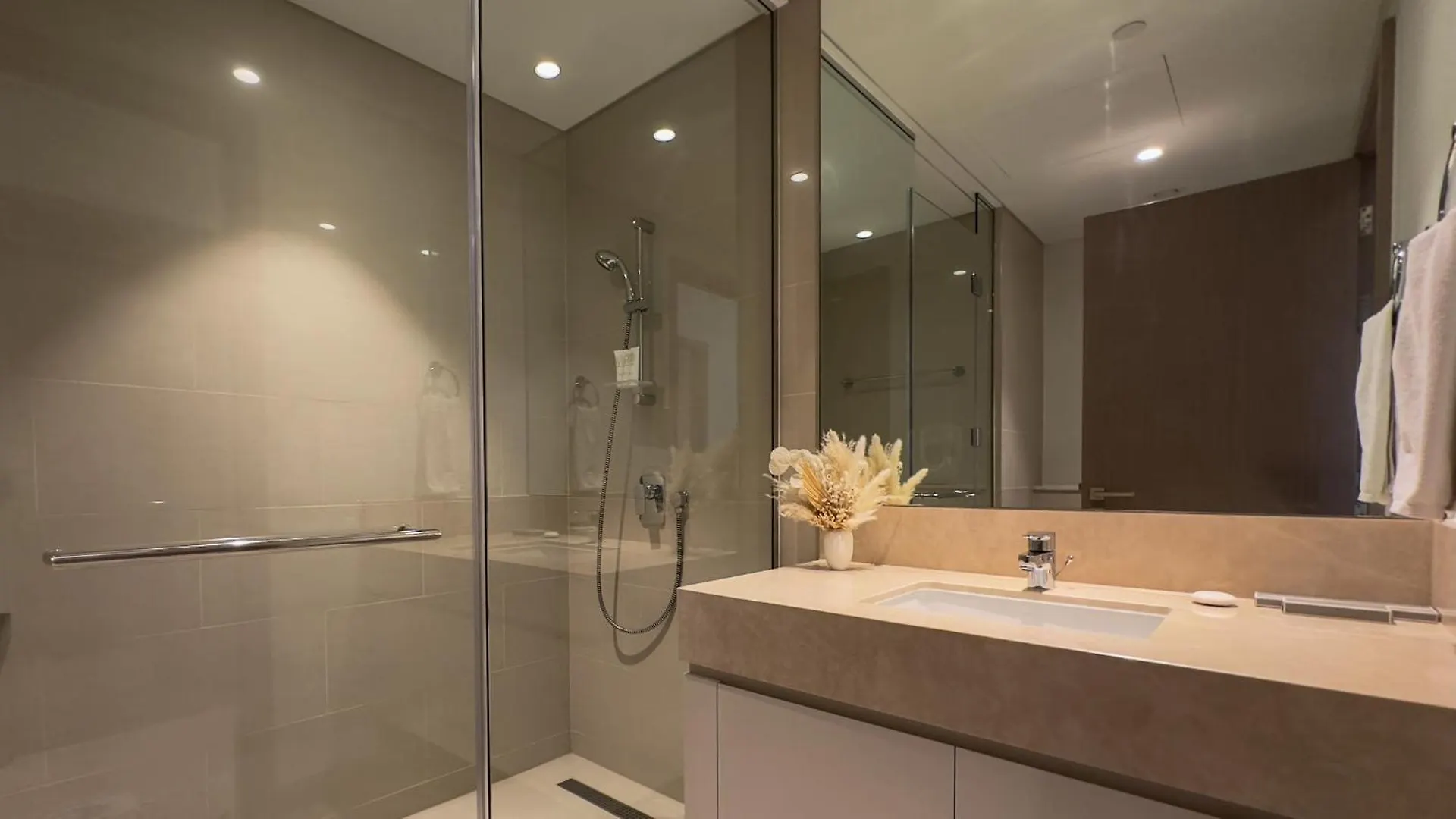 Apartment Stunning 3Br With Burj Khalifa & Fountain Views By Bhavan Vacation Homes Dubai